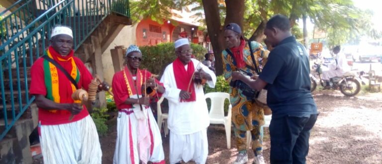Article : Guinée : les principaux instruments de musique du folklore peuhl du Fouta Djallon